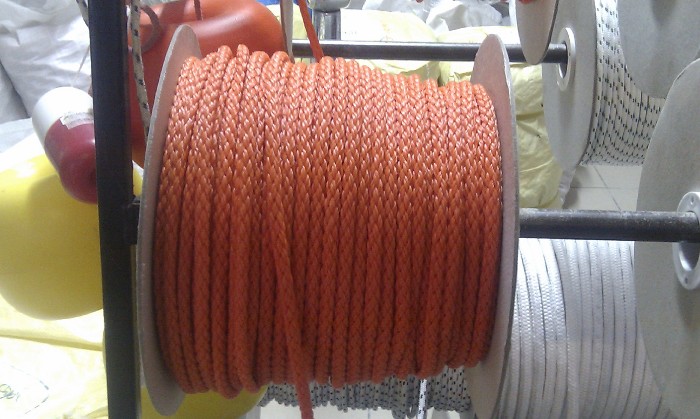 CORDA GALLEGGIANTE 10 mm DOTAZIONE DI SICUREZZA CORDA GALLEGGIANTE 10 mm DOTAZIONE DI SICUREZZA